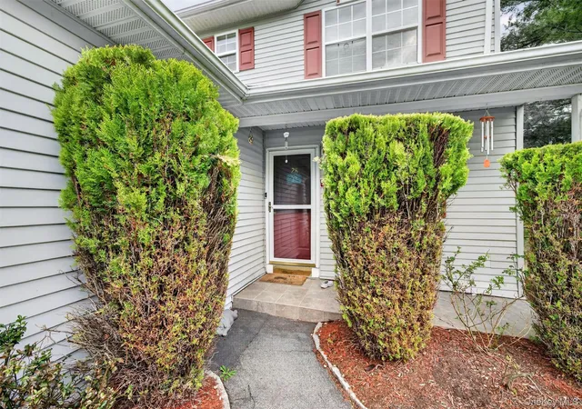 Photo 1 of Sale Pending at 28 Lois Ln, Monroe, NY 10950 | MLS# 985005 | Listing updated on 2026-08-01