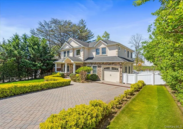 2nd image of 39 Coolidge Ave, North Hempstead, NY 11577 | MLS# 985017