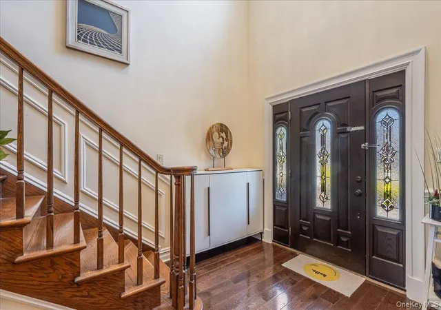 5th image of 39 Coolidge Ave, North Hempstead, NY 11577 | MLS# 985017