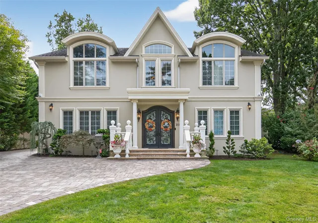 Photo 1 of Sale Pending at 211 Hillturn Ln, North Hempstead, NY 11577 | MLS# 985038 | Listing updated on 2026-08-27