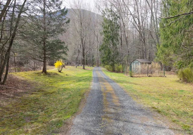 Photo 4 of Single family home for sale at 269 Watson Holw Rd, West Shokan, NY 12494 | MLS# 985068 | Listing updated on 2026-09-18