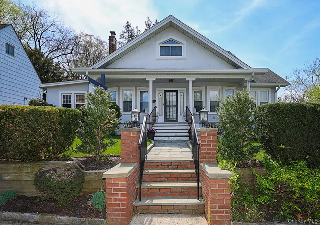 Photo 3 of Sale Pending at 101a Glenwood Rd, North Hempstead, NY 11547 | MLS# 985078 | Listing updated on 2026-05-14