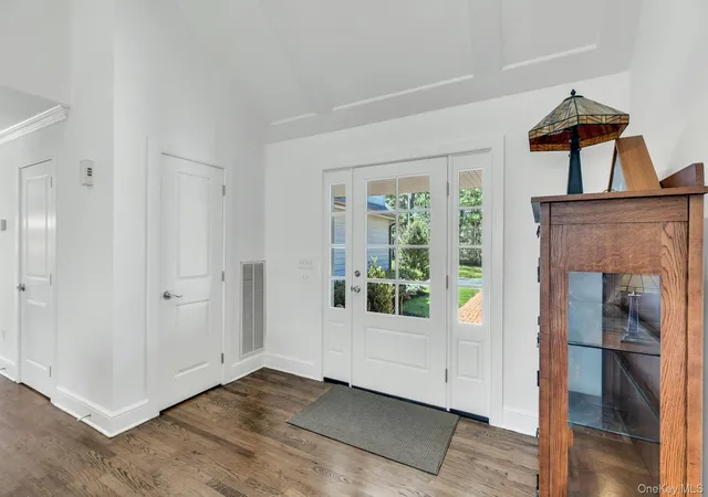 Photo 3 of Single family home for sale at 3 Quail Run, Southampton, NY 11946 | MLS# 985093 | Listing updated on 2026-09-13