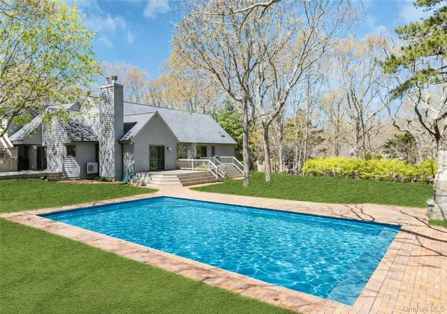 Photo 2 of Single family home for sale at 3 Quail Run, Southampton, NY 11946 | MLS# 985093 | Listing updated on 2026-10-09