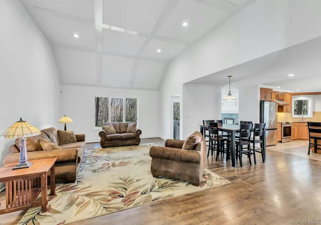 Photo 3 of Single family home for sale at 3 Quail Run, Southampton, NY 11946 | MLS# 985093 | Listing updated on 2026-09-13