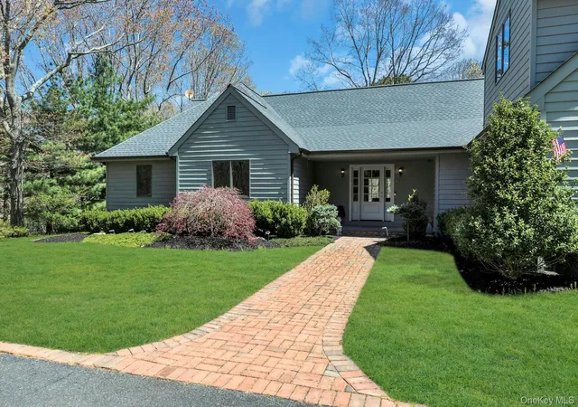 Photo 1 of Single family home for sale at 3 Quail Run, Southampton, NY 11946 | MLS# 985093 | Listing updated on 2026-10-09