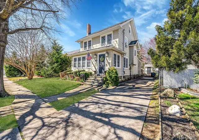 Photo 2 of Sale Pending at 33 Harding Ave, Hempstead, NY 11563 | MLS# 985096 | Listing updated on 2026-06-25