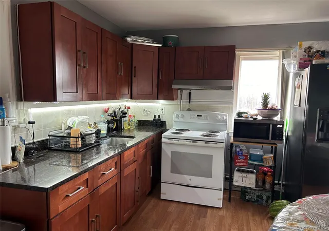 2nd image of 3 Wilson Ct, Oyster Bay, NY 11758 | MLS# 985188