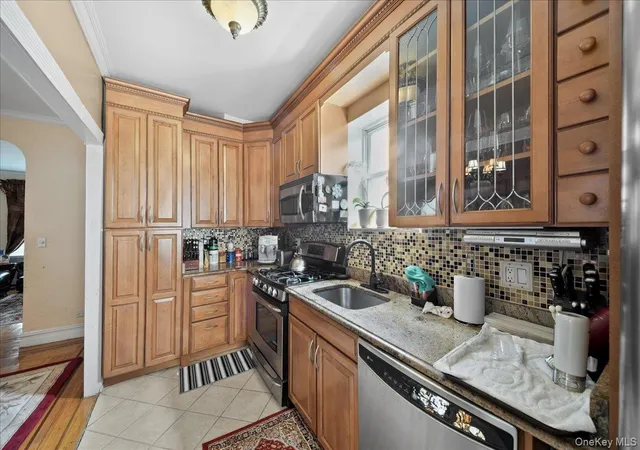 Photo 3 of Single family home for sale at 2445 Yates Ave, Bronx, NY 10469 | MLS# 985241 | Listing updated on 2026-06-23