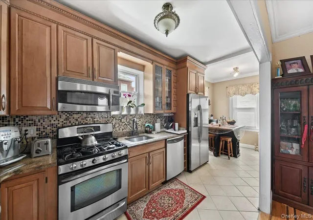 Photo 3 of Single family home for sale at 2445 Yates Ave, Bronx, NY 10469 | MLS# 985241 | Listing updated on 2026-06-23
