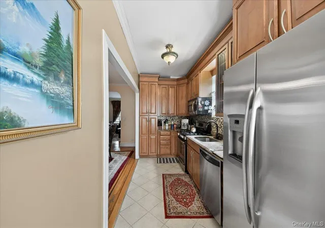 Photo 4 of Single family home for sale at 2445 Yates Ave, Bronx, NY 10469 | MLS# 985241 | Listing updated on 2026-06-23