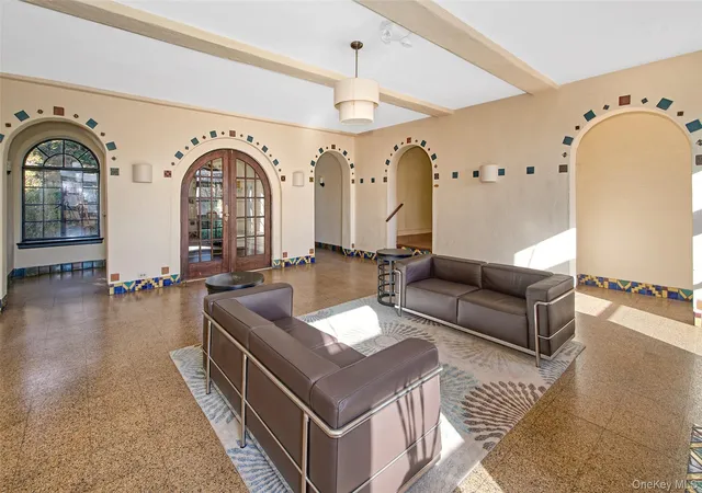 2nd image of 314 Livingston Ave, Mamaroneck, NY 10543