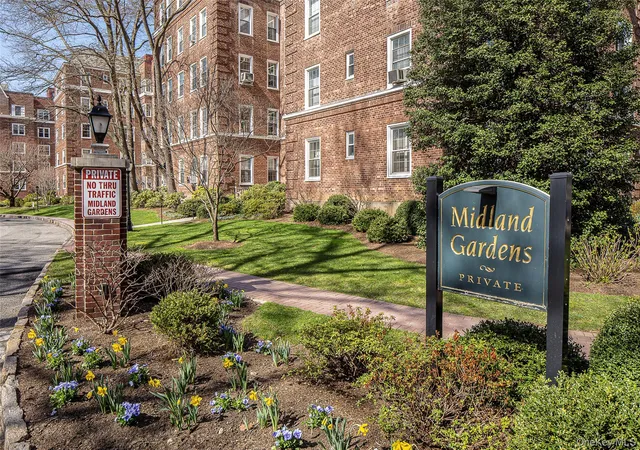 Homes for sale in Eastchester, NY | 6 Midland Gdns #4B, Eastchester, NY 10708 | MLS# 985273