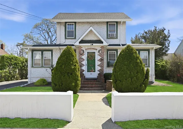 Photo 1 of Sale Pending at 333 Ocean Ave, East Rockaway, NY 11518 | MLS# 985304 | Listing updated on 2026-09-29