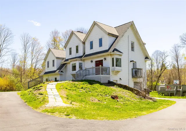 Homes for sale in Hyde Park, NY | 126 E Fallkill Rd, Hyde Park, NY 12538 | MLS# 985305