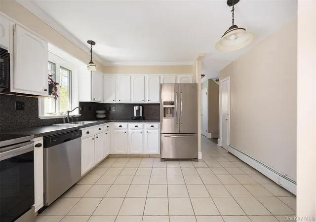 Photo 4 of Sale Pending at 126 E Fallkill Rd, Hyde Park, NY 12538 | MLS# 985305 | Listing updated on 2026-08-29