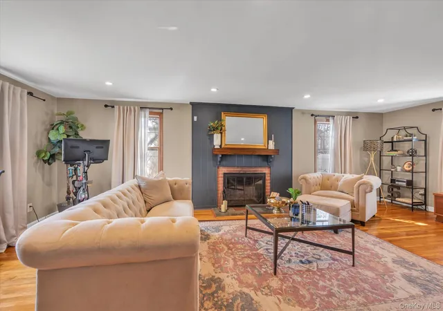 3rd image of 140 Cadman Ave, Babylon, NY 11702 | MLS# 985315