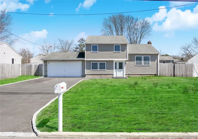 1st image of 651 Americus Ave, East Patchogue, NY 11772 | MLS# 985316