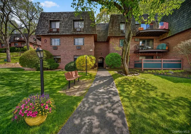 Homes for sale in Ossining, NY | 3 Briarcliff Dr S #9, Ossining, NY 10562 | MLS# 985319