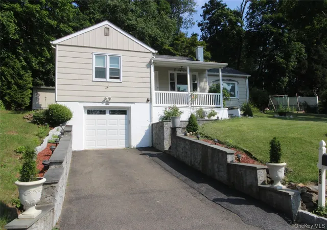 Photo 24 of Single family home for sale at 650 Warren Ave, Mount Pleasant, NY 10594 | MLS# 985362 | Listing updated on 2026-09-01