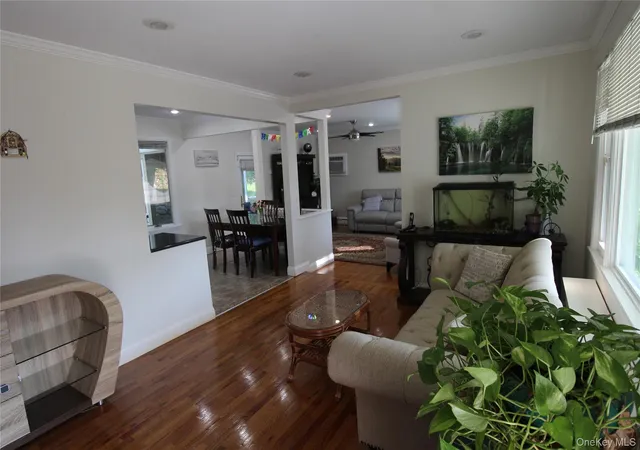 Photo 5 of Single family home for sale at 650 Warren Ave, Mount Pleasant, NY 10594 | MLS# 985362 | Listing updated on 2026-09-01