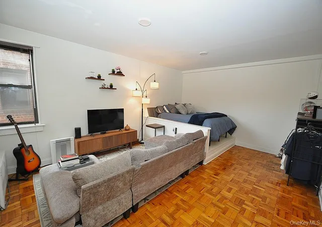 Homes for sale in Eastchester, NY | 142 Garth Rd #1A, Eastchester, NY 10583 | MLS# 985374
