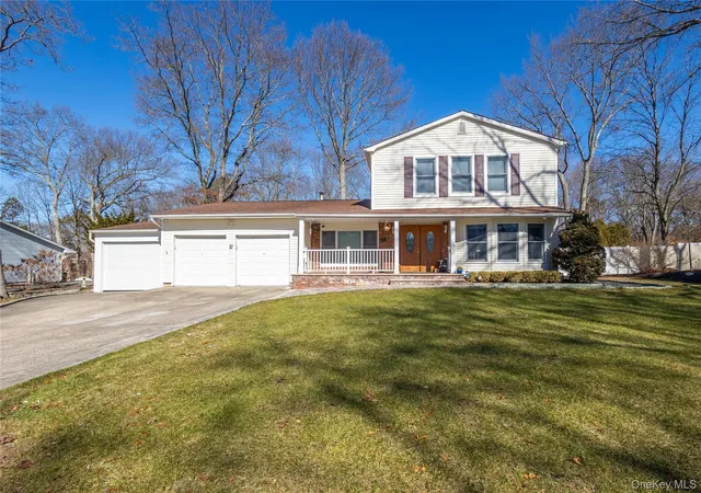 2nd image of 17 Wanda Ter, Farmingville, NY 11738 | MLS# 985376