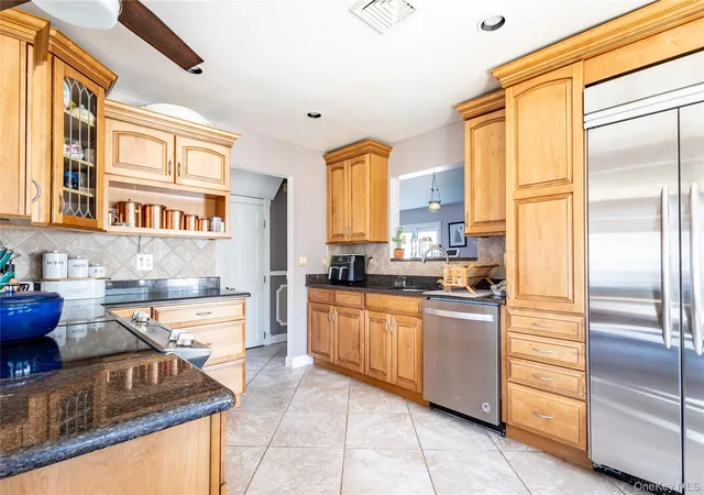 4th image of 17 Wanda Ter, Farmingville, NY 11738 | MLS# 985376