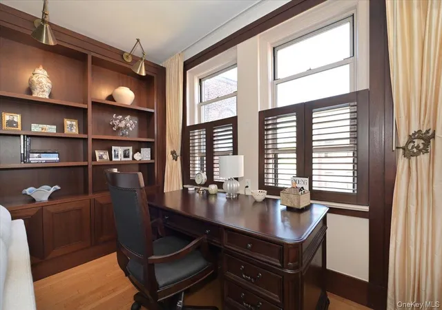 2nd image of 8 Barstow Rd #7-C, North Hempstead, NY 11021 | MLS# 985399