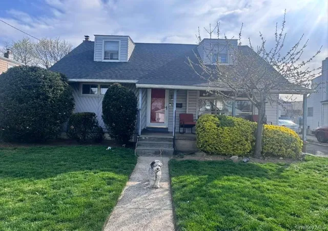 Photo 1 of Single family home for sale at 289 Caryl Dr, Hempstead, NY 11559 | MLS# 985404 | Listing updated on 2026-08-15