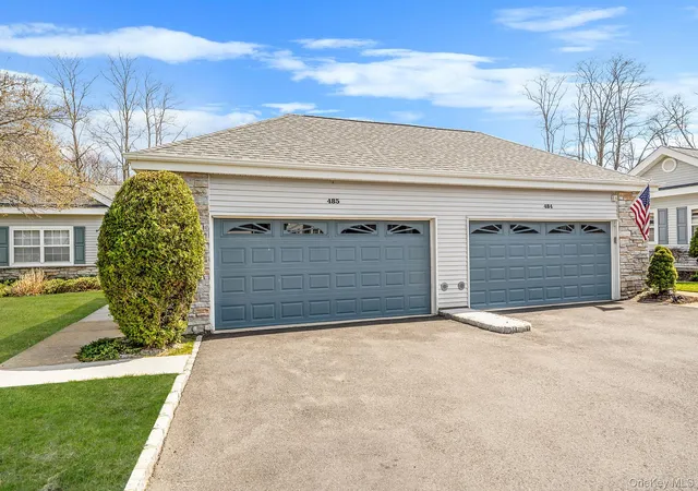 2nd image of 485 Woodscreek Ct, Moriches, NY 11955 | MLS# 985436