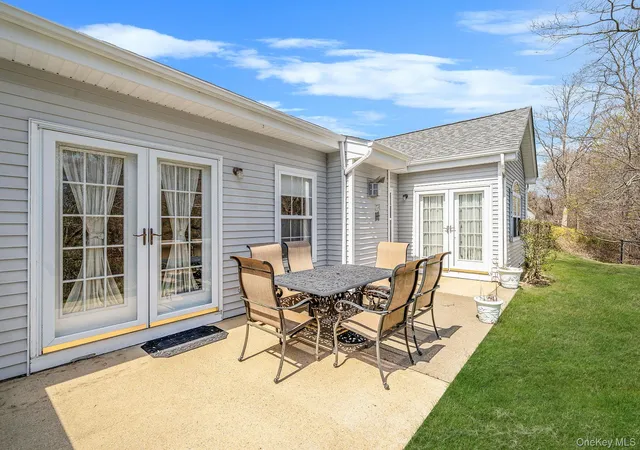 4th image of 485 Woodscreek Ct, Moriches, NY 11955 | MLS# 985436