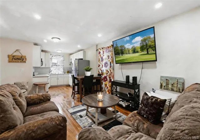 Listing Photo 5 - Condo for sale in building located at 14015 183rd St, New York, NY 11413