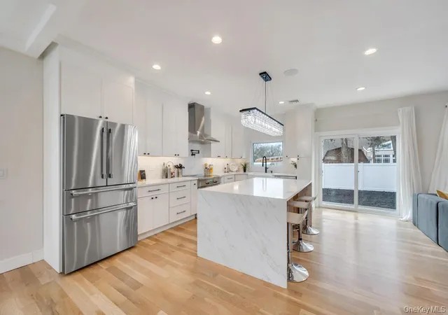 Photo 3 of Sale Pending at 19 Arrow Ln, Oyster Bay, NY 11801 | MLS# 985501 | Listing updated on 2026-08-18