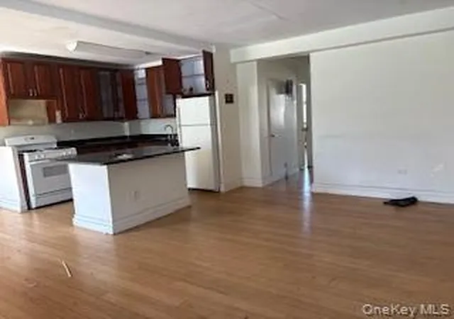 5th image of 12161 Flatlands Ave, New York, NY 11207