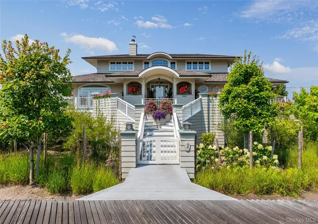Photo 1 of Sale Pending at 206 Broadway, Bay Shore, NY 11706 | MLS# 985525 | Listing updated on 2026-08-26