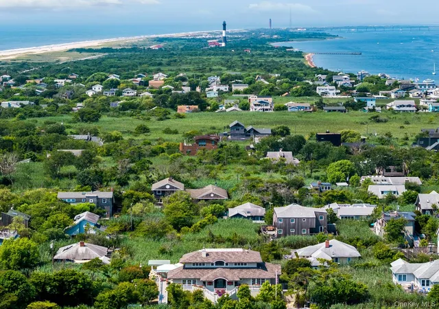 Photo 3 of Sale Pending at 206 Broadway, Bay Shore, NY 11706 | MLS# 985525 | Listing updated on 2026-08-26
