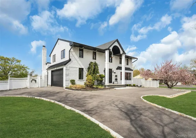 4th image of 25 Quintree Ln, Huntington, NY 11747 | MLS# 985667