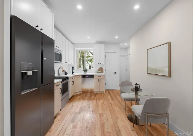 Photo 2 of Sale Pending at 518 E 29th Street, New York, NY 11210 | MLS# 985672 | Listing updated on 2026-06-30
