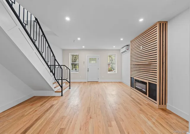 Photo 3 of Sale Pending at 518 E 29th Street, New York, NY 11210 | MLS# 985672 | Listing updated on 2026-06-30