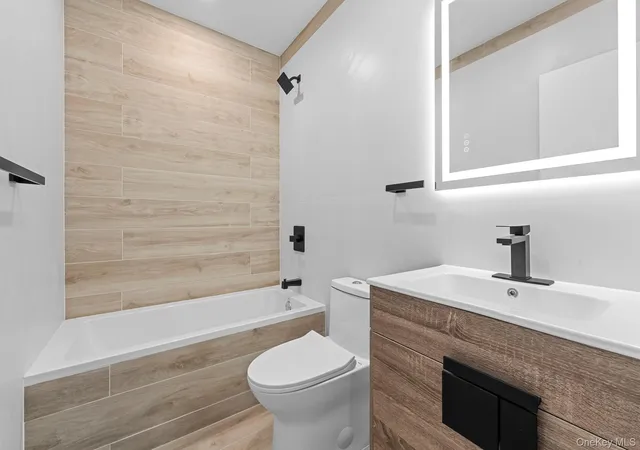 Photo 3 of Sale Pending at 518 E 29th Street, New York, NY 11210 | MLS# 985672 | Listing updated on 2026-06-30