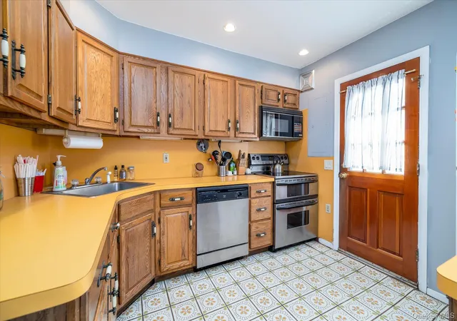 Photo 2 of Sale Pending at 26 Pebble Ln, Hempstead, NY 11756 | MLS# 985699 | Listing updated on 2026-10-09