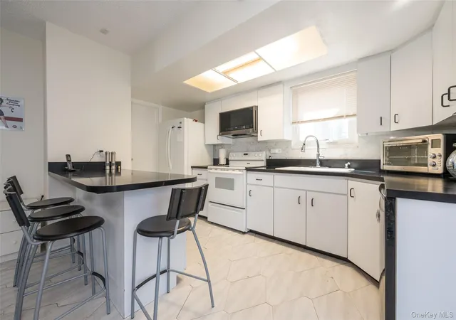 4th image of 3124 Ralph Ave, Hempstead, NY 11572 | MLS# 985707