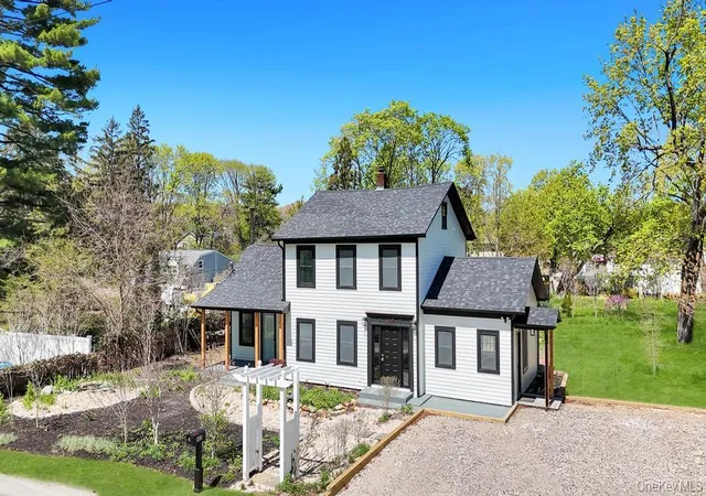 Photo 2 of Single family home for sale at 485 Long Is Ave, Brookhaven, NY 11763 | MLS# 985724 | Listing updated on 2026-09-13