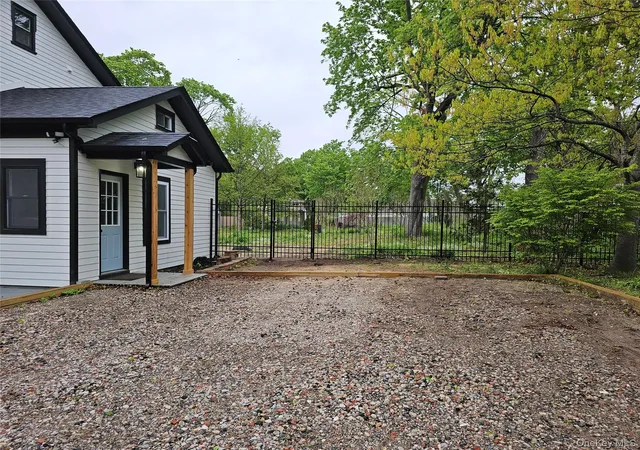 Photo 3 of Single family home for sale at 485 Long Is Ave, Brookhaven, NY 11763 | MLS# 985724 | Listing updated on 2026-09-13