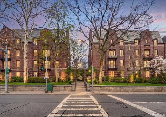 Homes for sale in White Plains, NY | 20 N Broadway, White Plains, NY 10605