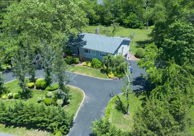 2nd image of 230 Richards Ln, Hempstead, NY 11557 | MLS# 985738