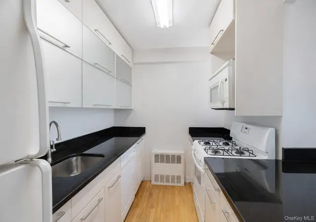 Photo 2 of Condo for sale at 1065 Vermont St #7J, Brooklyn, NY 11207 | MLS# 985762 | Listing updated on 2026-09-13