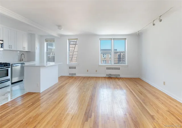 Photo 3 of Sale Pending at 6505 Yellowstone Blvd #6H, Forest Hills, NY 11375 | MLS# 985765 | Listing updated on 2026-08-09