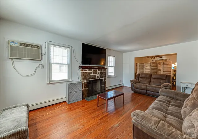 2nd image of 70 Bristol St, Lindenhurst, NY 11757 | MLS# 985781